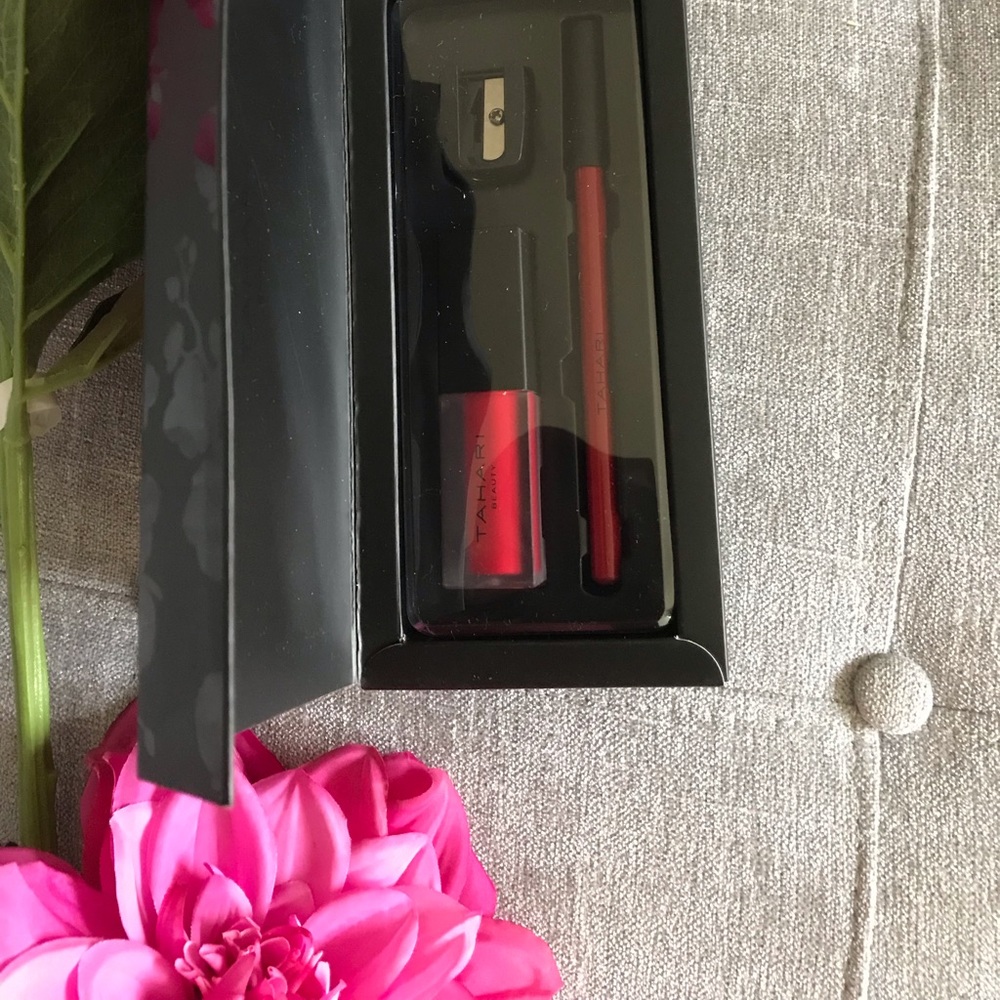 Tahari Beauty